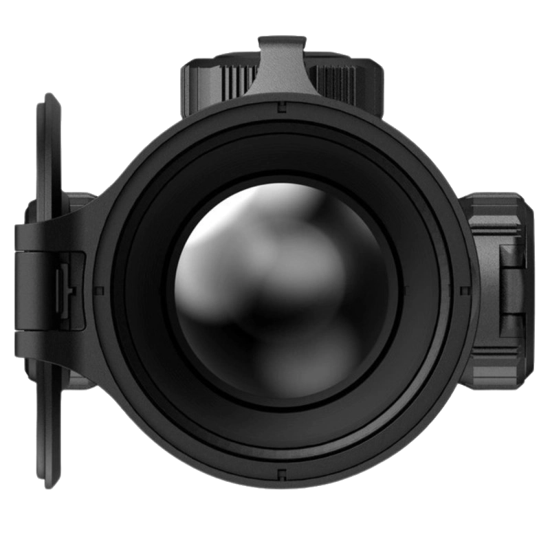 Myśliwy z lunetą termowizyjną